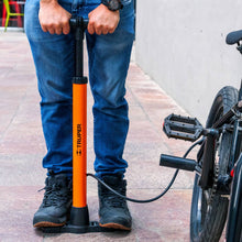 Cargar imagen en el visor de la galería, Bomba para inflar de 23'