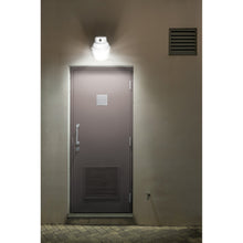 Cargar imagen en el visor de la galería, Suburbano estándar de policarbonato, con fotocelda, sin foco