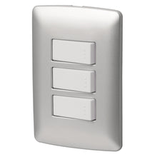 Cargar imagen en el visor de la galería, Placa armada 3 interruptores sencillos,plata, línea Italiana
